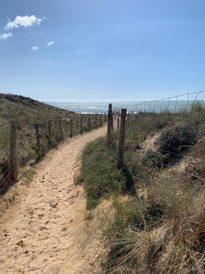 Maisonnette La Coti H5 Avec Piscine Interieure Chauffee, A 400 M De La Plage Et Menage De Fin Sejour Compris Saint-Georges-d'Oleron Dış mekan fotoğraf