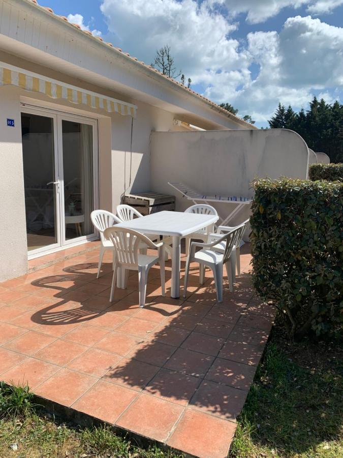 Maisonnette La Coti H5 Avec Piscine Interieure Chauffee, A 400 M De La Plage Et Menage De Fin Sejour Compris Saint-Georges-d'Oleron Dış mekan fotoğraf